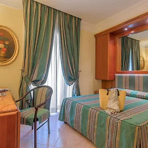**** Hotell Raeli Luce Italien